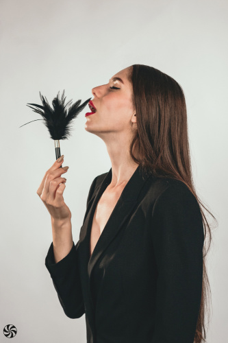 Šimrátko Burlesque Plume Black 1082-02lola